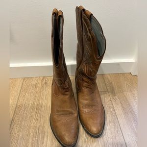 Ariat size 7.5 boots